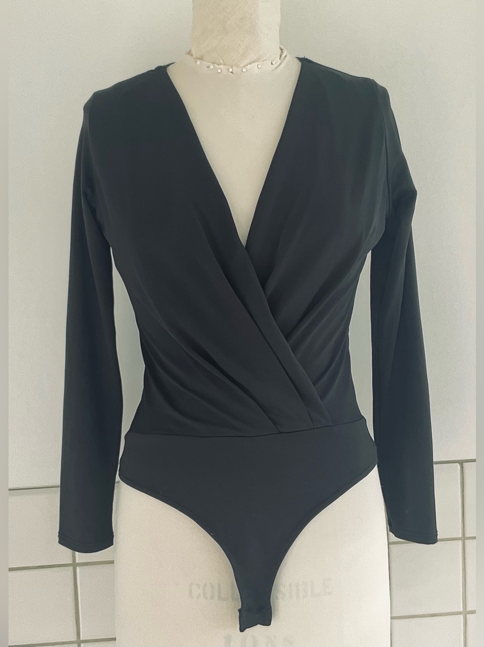 Fashion Nova Women’s Black Wrap-Front Long Sleeve Bodysuit. Sz: M. MWT